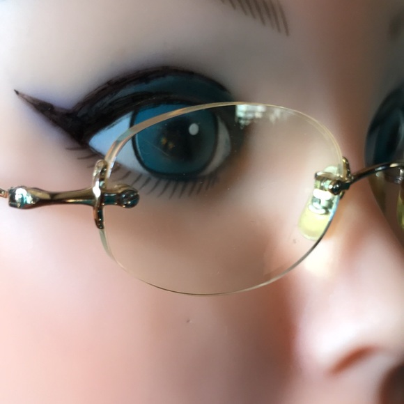Petite gold Oliver Peoples eyeglass frames in excellent condition. - Picture 3 of 8
